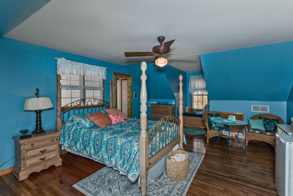 Moonlight Spa and Retreat: 129 Moonlight Dr, Sylva, NC 28779